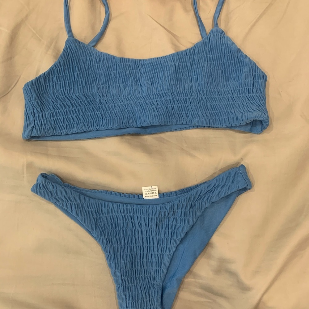 Blue smocked bikini set - Picture 2 of 5